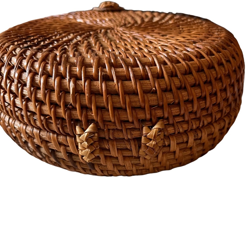E|N Expressions Nyc Round Rattan Wicker Shoulder … - image 4